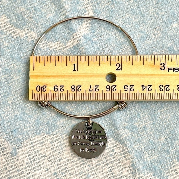 Bracelet with Dangle Charm New In Box - Picture 5 of 9